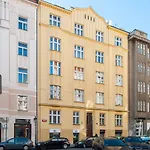Spacious And Bright Apartment Dusni 13