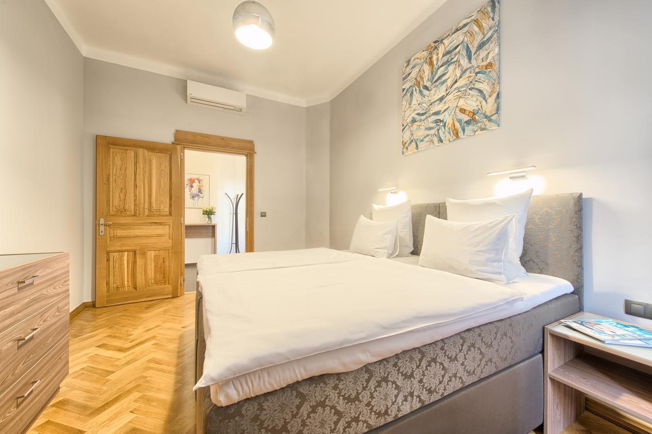 Spacious And Bright Dusni 13 Apartament *